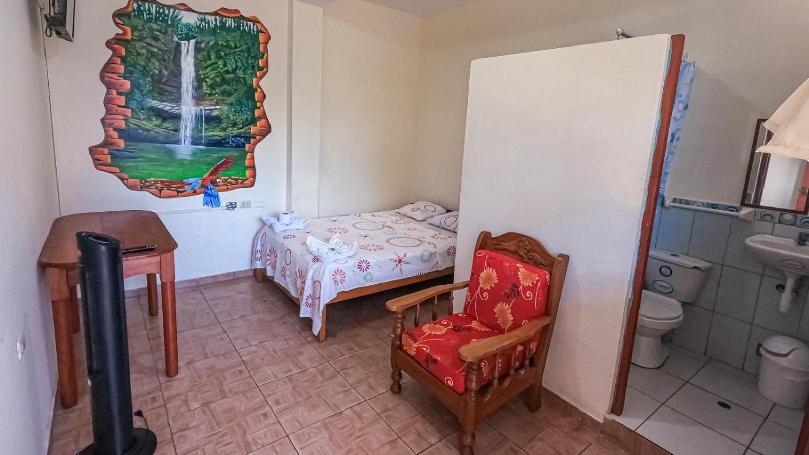 מלון טראפוטו Shoffi'S House Backpackers מראה חיצוני תמונה